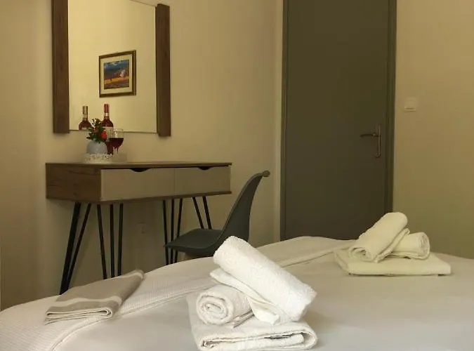 Armonia Skiathos Town