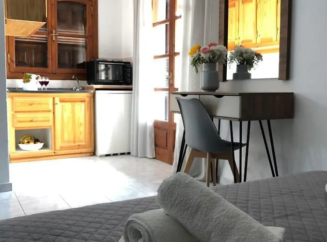 Armonia Skiathos Town